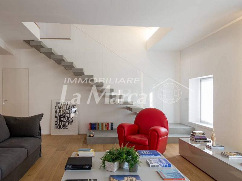 Appartamento in Vendita a Treviso, zona CENTRO STORICO, 2'200'000€, 336 m²