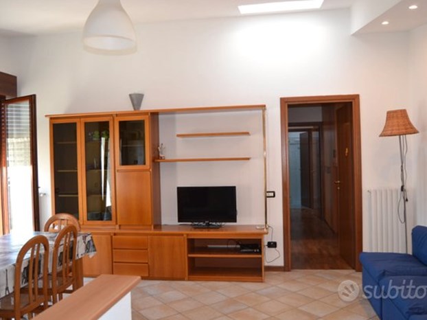 Trilocale in Vendita a Vanzago, zona centro, 185'000€, 104 m², arredato