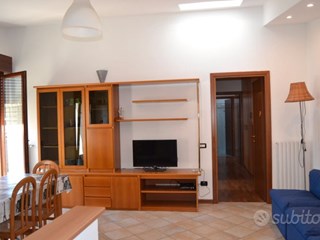 Trilocale in Vendita a Vanzago, zona centro, 185'000€, 104 m², arredato