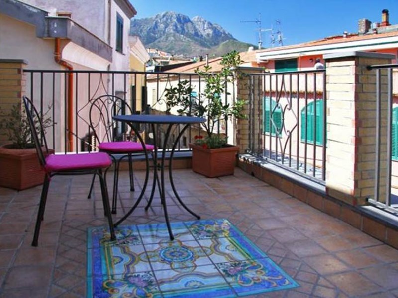 Casa Semi Indipendente in Vendita a Vietri sul Mare, zona collinare, 250'000€, 100 m², arredato