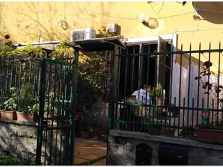 Monolocale in Vendita a Campagnano di Roma, zona Valle Fredda, 60'000€, 55 m²