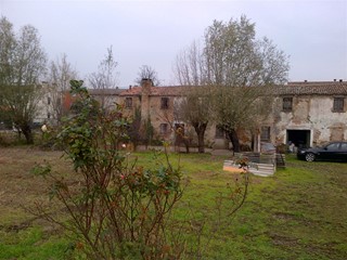 Casale in Vendita a Adria, 45'000€, 218 m²