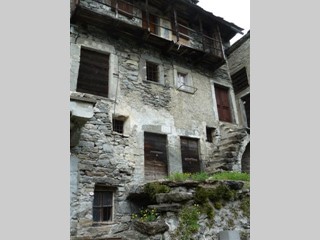 Casa Indipendente in Vendita a Varzo, 77'000€, 200 m²