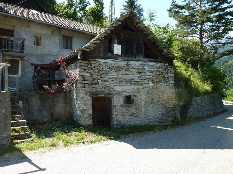 Trullo in Vendita a Trasquera, 75'000€, 165 m²