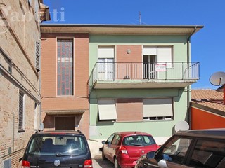Casa Indipendente in Vendita a Ostra, 168 m²