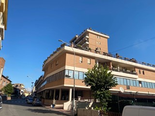 Ufficio in Affitto a Orte, 60 m²
