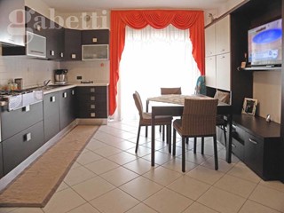 Trilocale in Vendita a Trecastelli, 110'000€, 71 m²