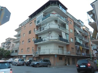 Trilocale in Vendita a Scalea, 72'000€, 90 m²