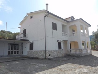 Villa in Vendita a Verbicaro, 400 m²
