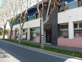 Ufficio in Affitto a Bassano del Grappa, 2'000€, 230 m²
