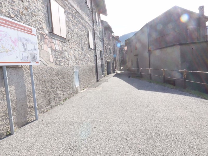 Appartamento in Vendita a Comano, 220'000€, 320 m², arredato