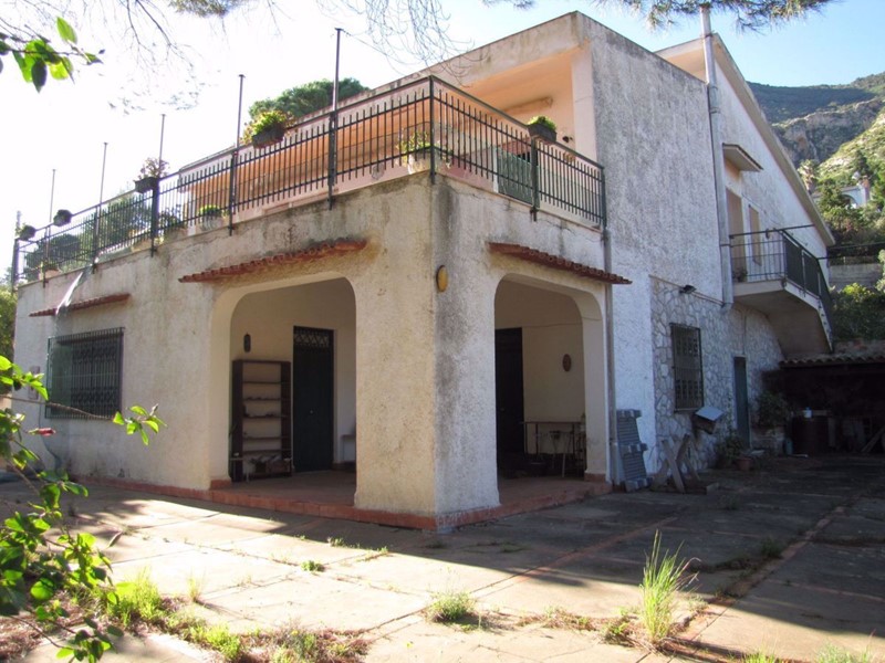 Villa in Vendita a Trabia, 150'000€, 220 m²