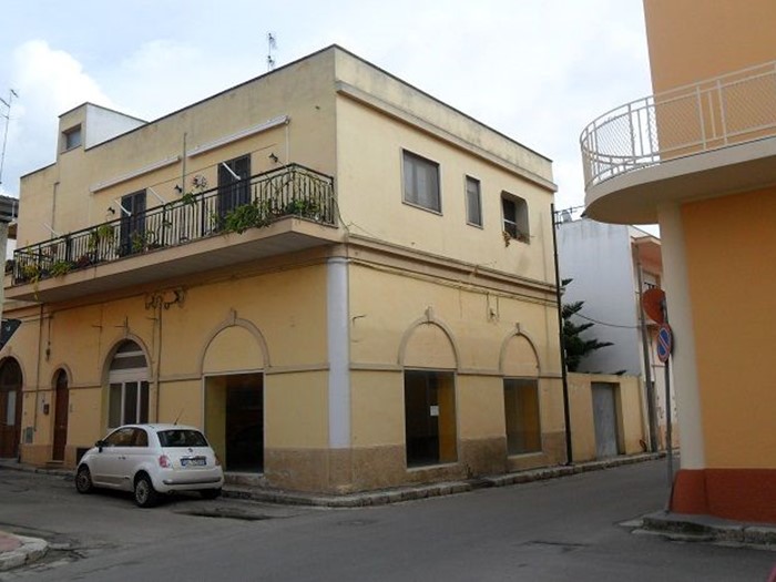 Negozio in Vendita a Sannicola, 105'000€, 100 m²