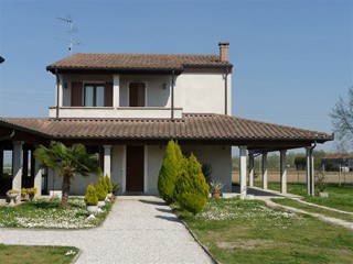Villa in Vendita a Adria, 145'000€, 190 m²