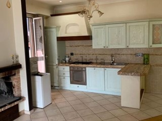 Quadrilocale in Vendita a Terni, 90'000€, 110 m²