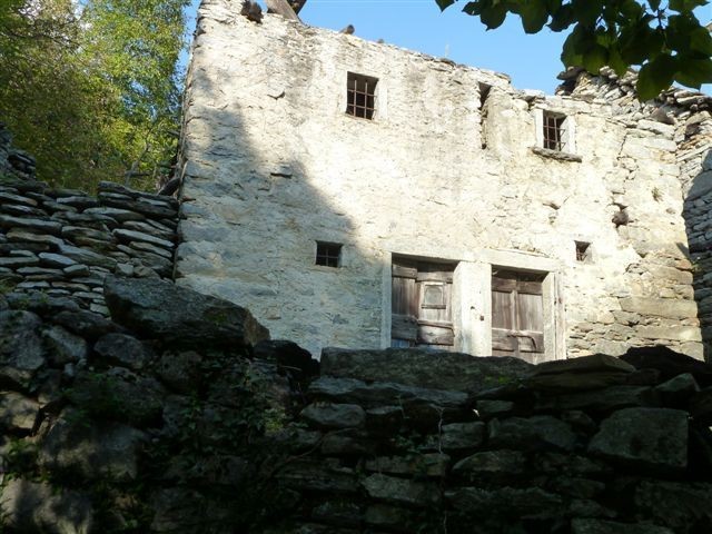 Casale in Vendita a Varzo, 22'000€, 75 m²