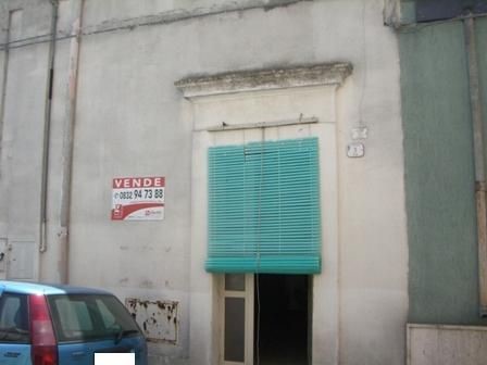 Casa Indipendente in Vendita a Guagnano, 42'000€, 100 m²