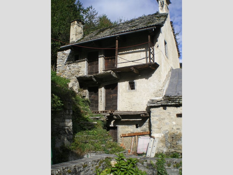 Casale in Vendita a Varzo, 35'000€, 70 m²