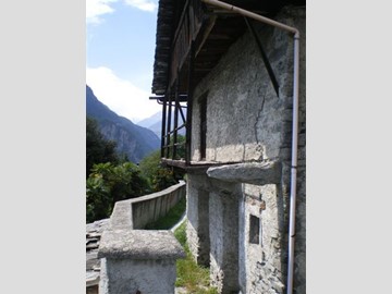 Casale in Vendita a Varzo, 41'000€, 90 m²