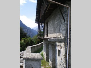 Casale in Vendita a Varzo, 41'000€, 90 m²