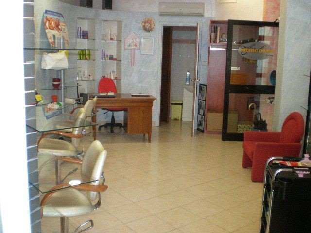 Negozio in Affitto a Adria, 450&euro;, 33 m²