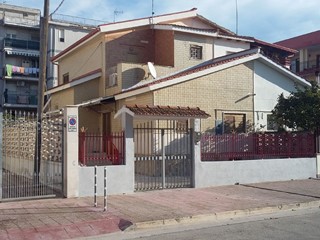 Villa bifamiliare in Vendita a Margherita di Savoia, 175'000€, 145 m²