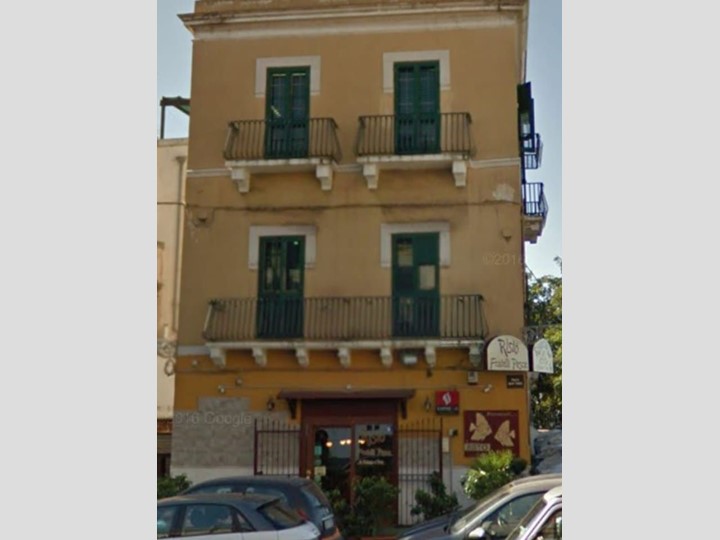 Negozio in Vendita a Taranto, 129'000€, 118 m²