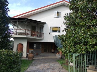Villa in Vendita a Grottaferrata, 445'000€, 500 m²
