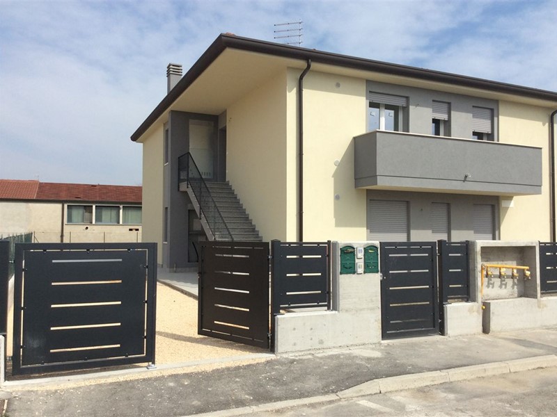 Trilocale in Vendita a Gavello, 100'000€, 70 m²