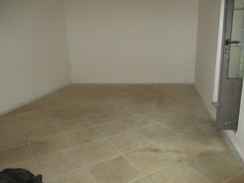 Negozio in Vendita a Terni, 30'000€, 60 m²