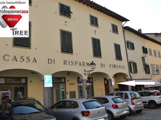 Appartamento in Vendita a Pratovecchio Stia, 98'000€, 165 m²