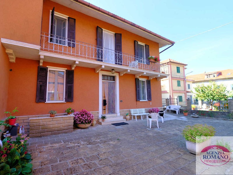 Casa Semi Indipendente in Vendita a Giusvalla, zona Cavanna, 125'000€, 150 m²