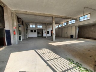 Capannone in Vendita a Morlupo, 250'000&euro;, 650 m²