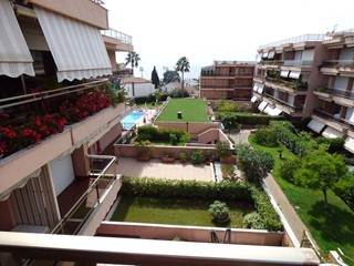 Bilocale in Vendita a Sanremo, 220'000€, 50 m², con Box