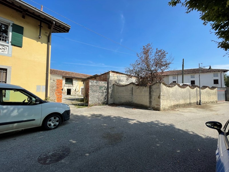 Casa Indipendente in Vendita a Santa Maria la Longa, 105'000€, 400 m², con Box