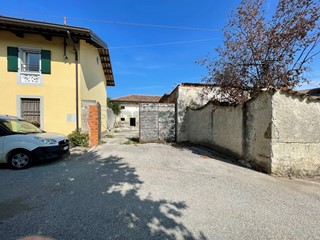 Casa Indipendente in Vendita a Santa Maria la Longa, 105'000€, 400 m², con Box