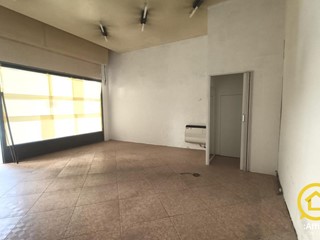 Immobile commerciale in Affitto a Cesena, zona Centro storico, 900€, 30 m²