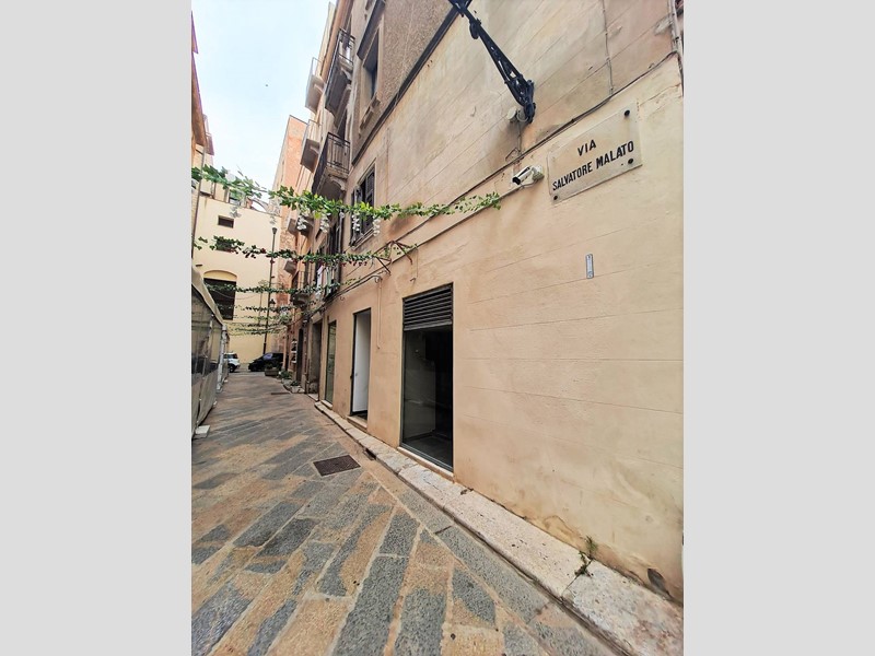 Immobile commerciale in Affitto a Trapani, zona Centro storico, 1'500€, 36 m²
