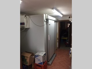 Attività commerciale in Vendita a Prato, 99'000€, 250 m², arredato