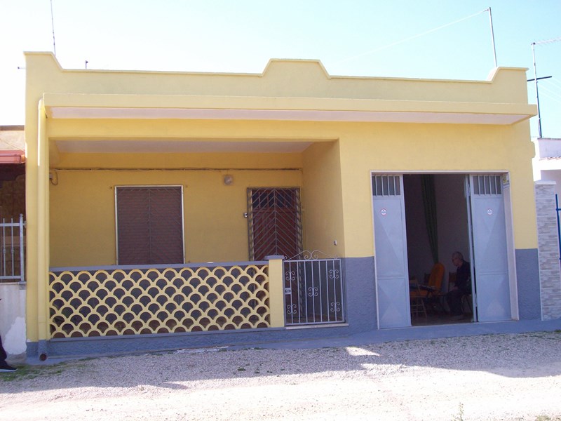 Appartamento in Affitto a Manduria, zona Località Specchiarica - via Maratea, 6, 500€, 100 m², arredato