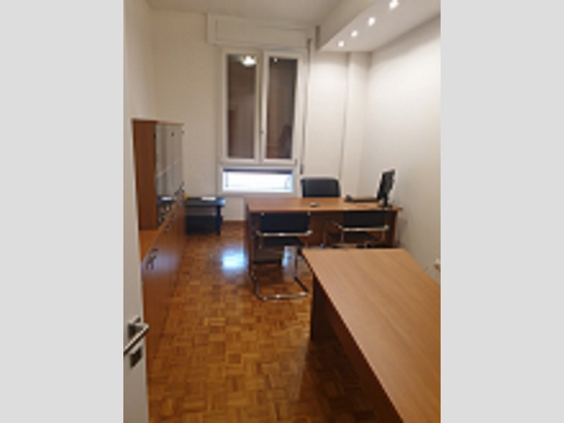Ufficio in Affitto a Ferrara, zona CENTRO, 300€, 25 m², arredato