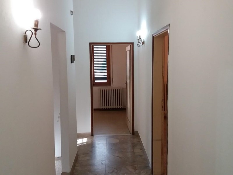 Appartamento in Vendita a Empoli, 260'000€, 120 m², con Box