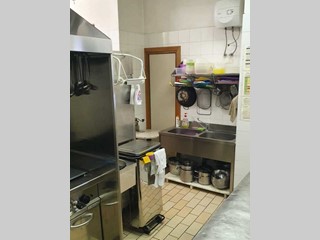 Attività commerciale in Vendita a Roma, 85'000€, 150 m²