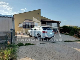 Villa in Vendita a Castellammare del Golfo, 159'000€, 1200 m²