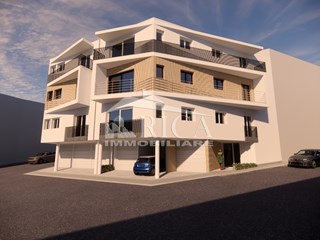 Appartamento in Vendita a Alcamo, 140'000€, 130 m², con Box