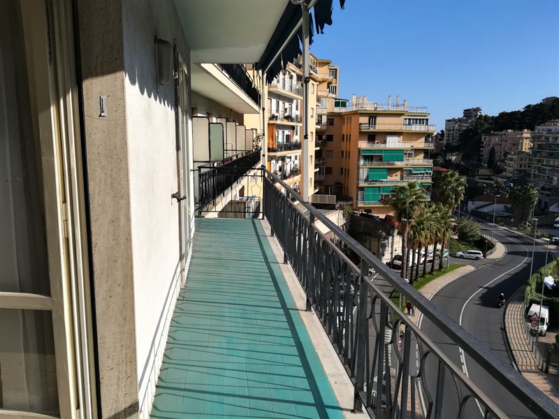 Bilocale in Vendita a Sanremo, zona via G. Galilei, 149'000€, 75 m², arredato