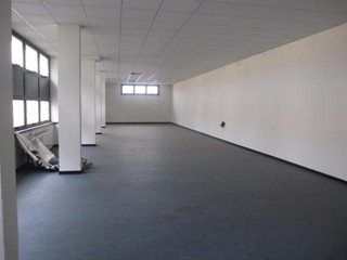 Negozio in Affitto a Adria, 200 m²