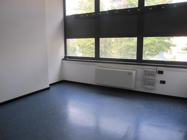 Negozio in Affitto a Adria, 240 m²