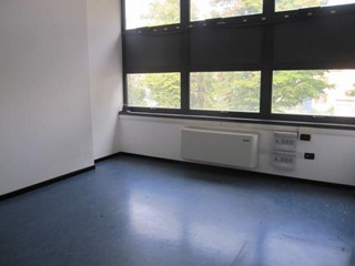 Negozio in Affitto a Adria, 240 m²