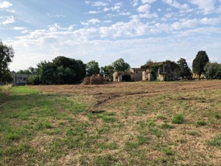 Casa Indipendente in Vendita a Luni, zona Dogana, 400'000€, 466 m²